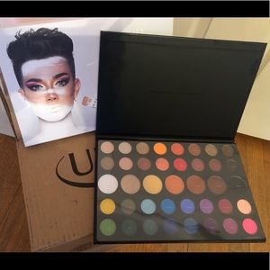 Morphe X James Charles eyeshadow pallette